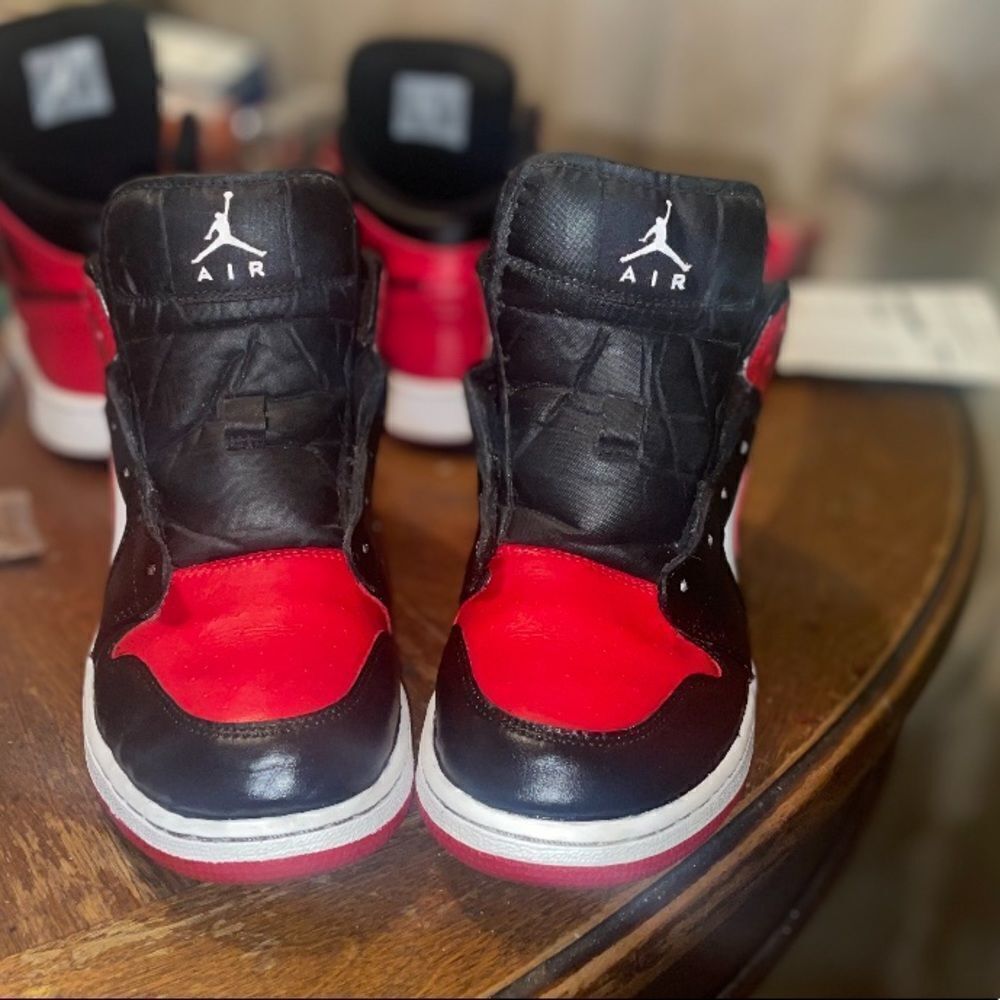 Jordan 1 Nike dunk yeezy bred